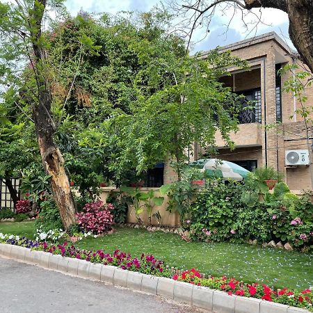 Riviera Courtyard Guest House Islamabad Exterior foto